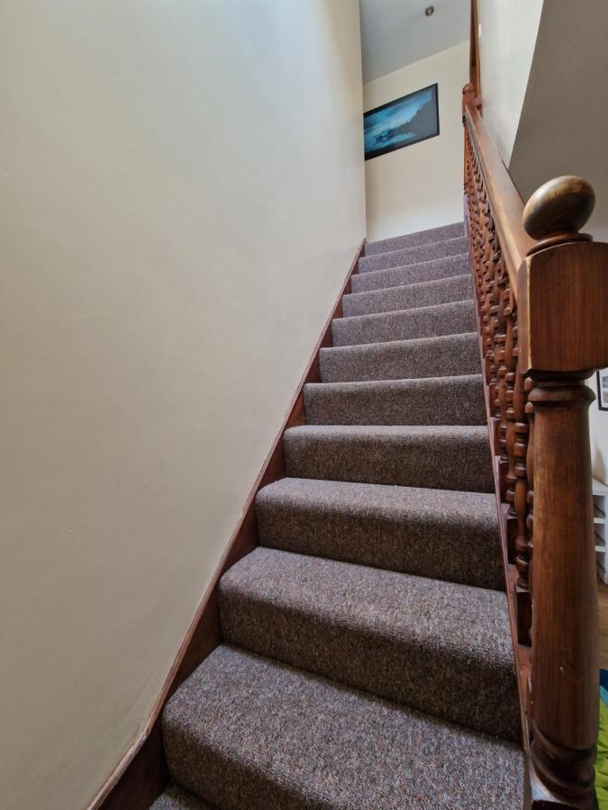 Chezzas Homestay Poole Zewnętrze zdjęcie