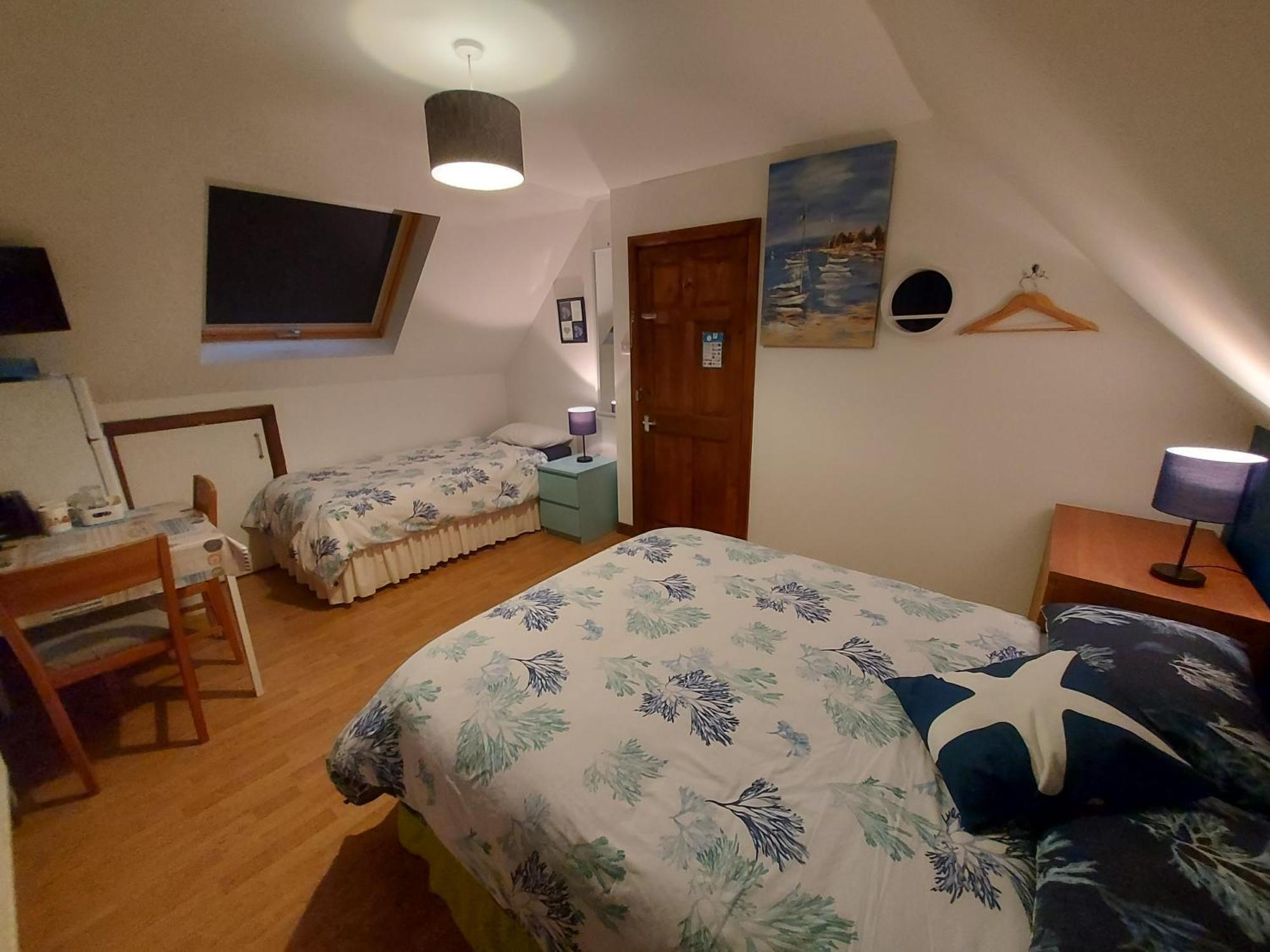 Chezzas Homestay Poole Zewnętrze zdjęcie
